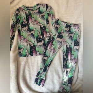 Muse Threads Playful Wolf Print Kids Pajama Set - Green and Pink 2/3